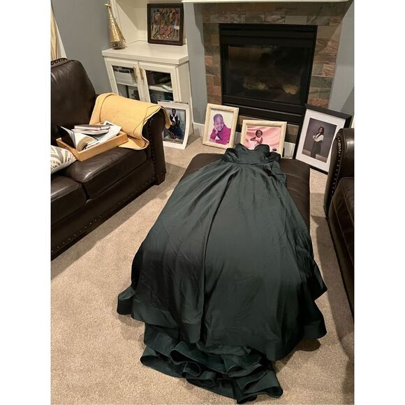 La Femme Woman Green Gown Formal Dress - Picture 15 of 16